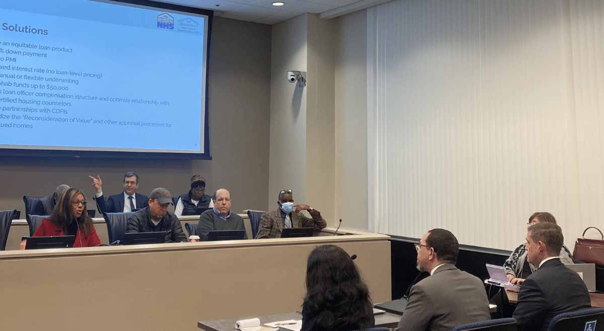 City council members hearing testimony on LEO